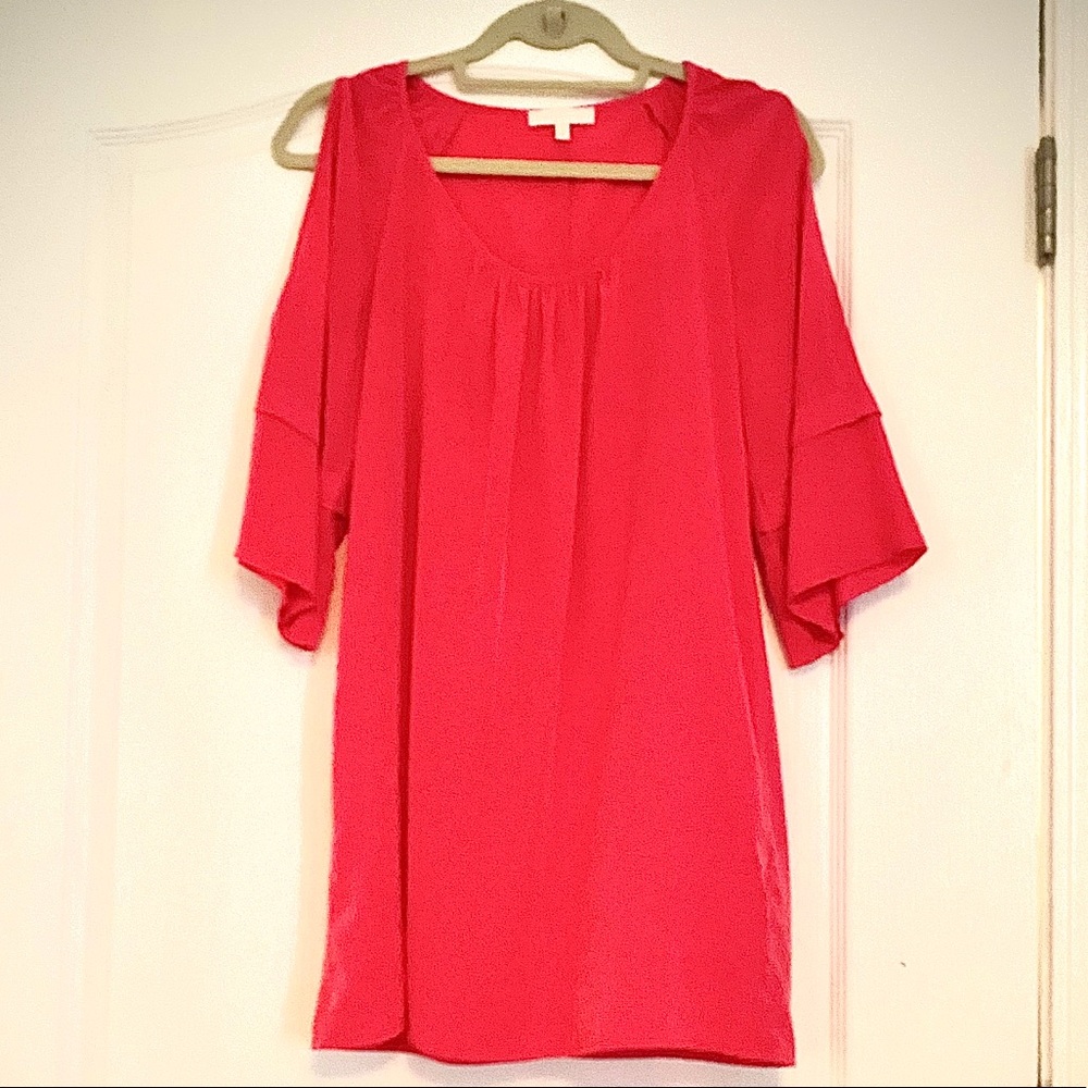 Tunic top with cut out shoulder